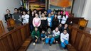 Alunos da Escola Anita Miró Vernalha participam de visita à Câmara de Vereadores dentro do projeto “Conhecendo Pontal sob o Olhar Caiçara” Alunos da Escola Anita Miró Vernalha participam de visita à Câmara de Vereadores dentro do projeto “Conhecendo Pontal sob o Olhar Caiçara”