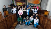 Alunos da Escola Anita Miró Vernalha participam de visita à Câmara de Vereadores dentro do projeto “Conhecendo Pontal sob o Olhar Caiçara”