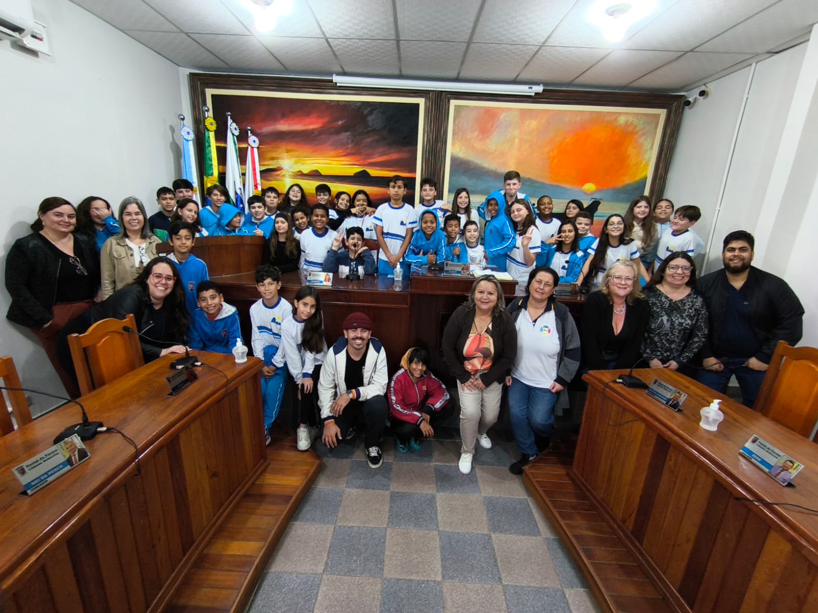 Câmara de Pontal do Paraná recebe primeira visita escolar de 2025