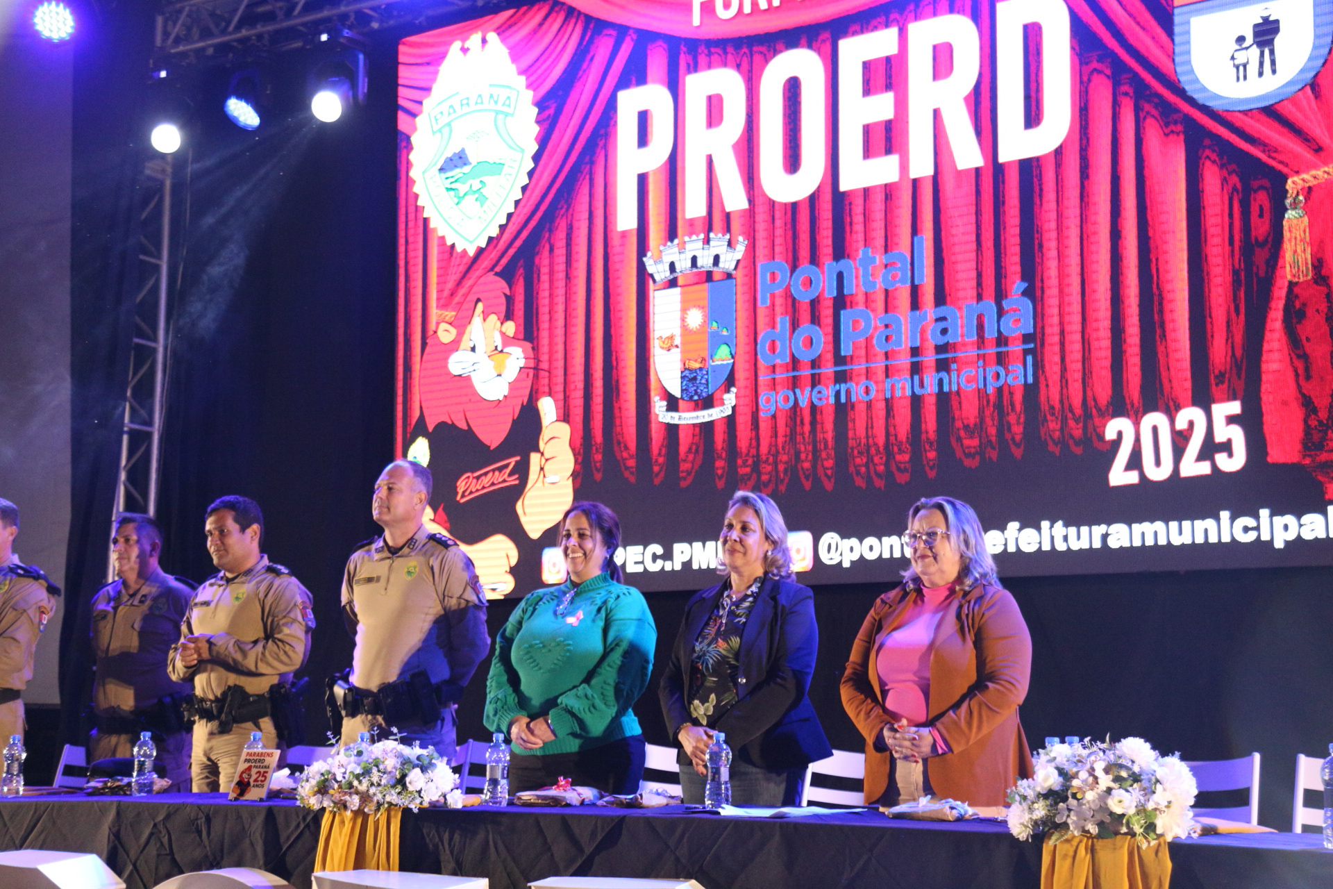 Câmara de Vereadores participa da formatura do PROERD em Pontal do Paraná